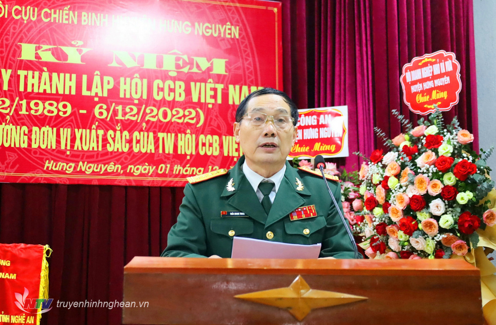 Ông Trần Quang Thanh - Chủ tịch Hội CCB huyện Hưng Nguyên đọc diễn văn kỷ niệm.