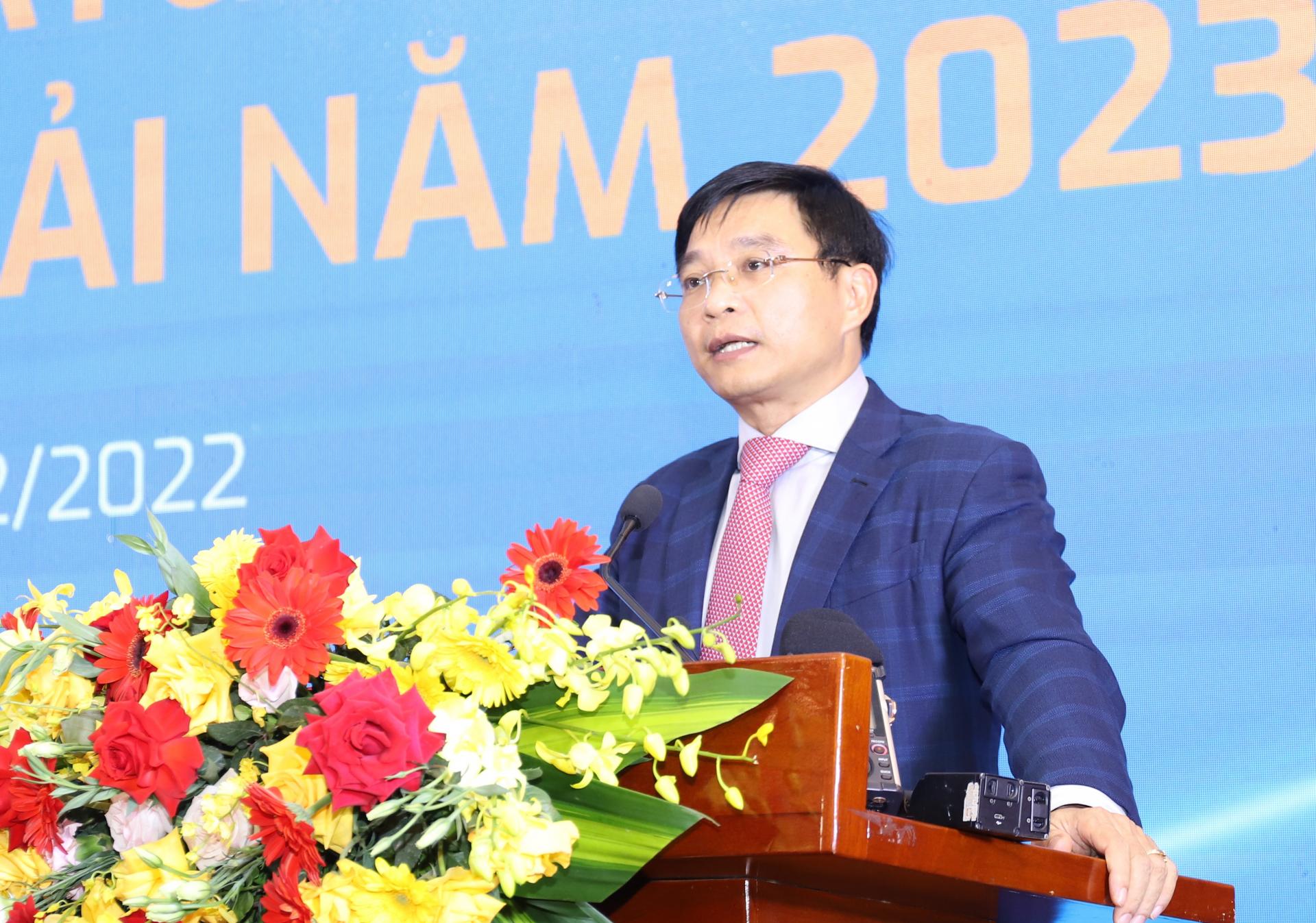 Bộ trưởng Bộ Giao thông Vận tải Phó Chủ tịch Thường trực Ủy ban An toàn giao thông Quốc gia Nguyễn Văn Thắng phát biểu tại buổi lễ. Ảnh: internet