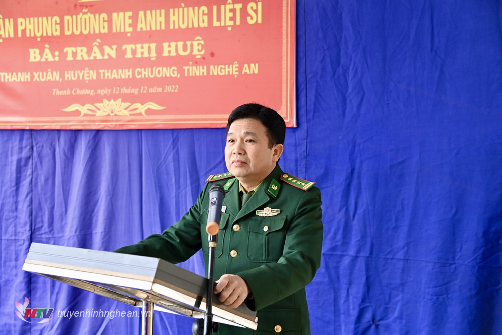 Đại tá Trần Đăng Khoa, Phó Chính ủy BĐBP tỉnh phát biểu tại buổi lễ.