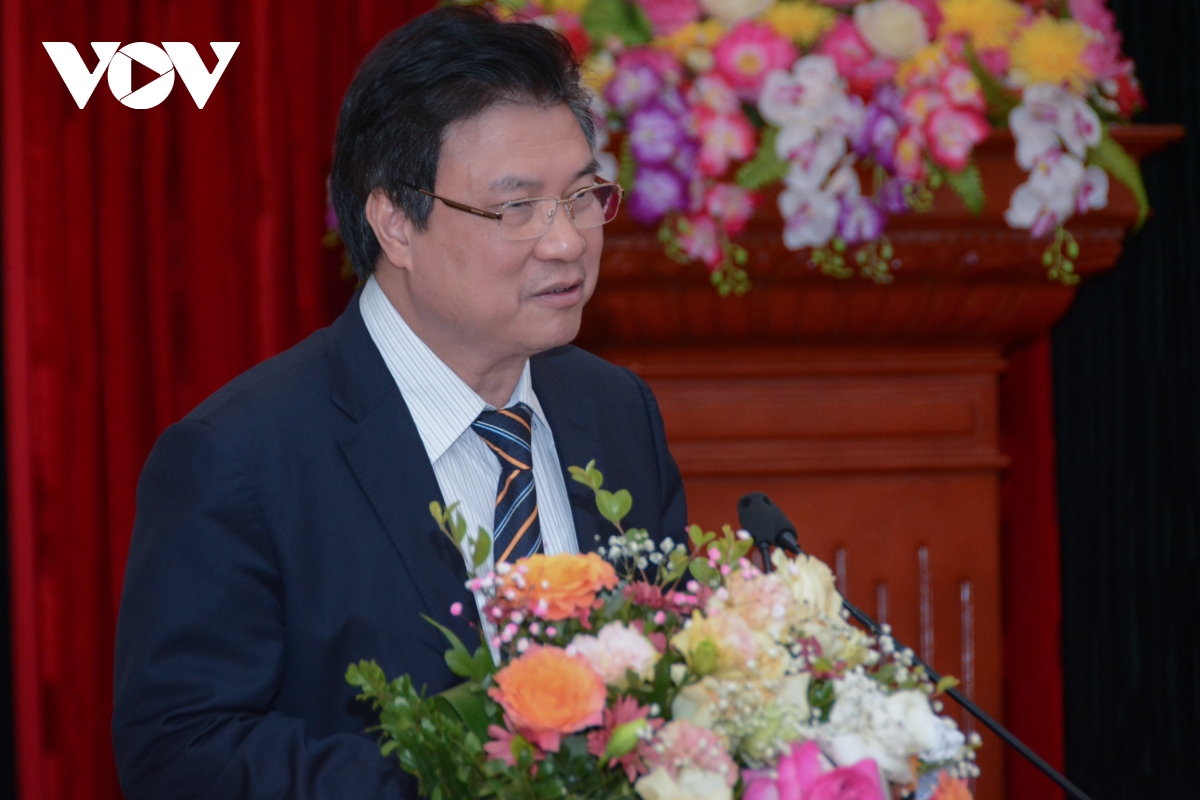 Thứ trưởng Bộ GD-ĐT Nguyễn Hữu Độ phát biểu tại hội nghị.
