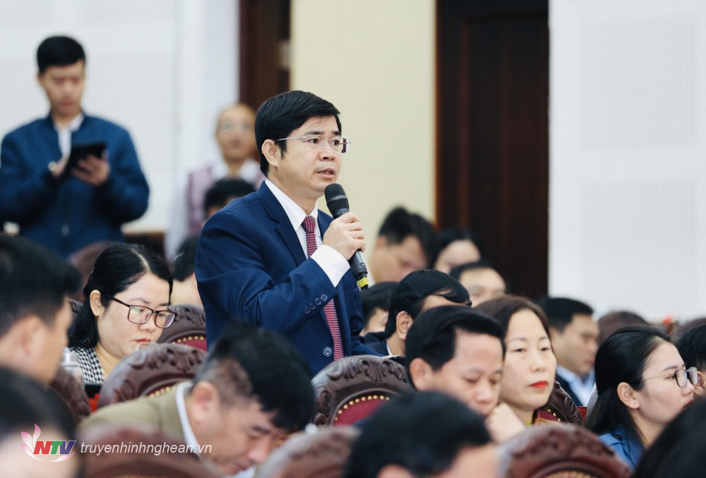 Ông Trình Văn Nhã, Chủ tịch UBND huyện Thanh Chương nêu kiến nghị.