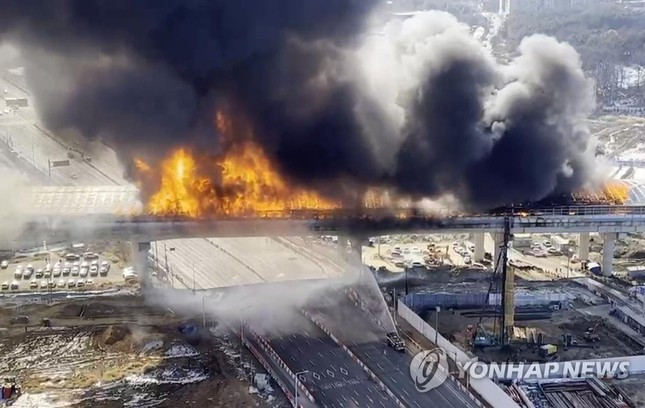 Hiện trường vụ cháy hầm cao tốc tại Hàn Quốc. Ảnh: Yonhap