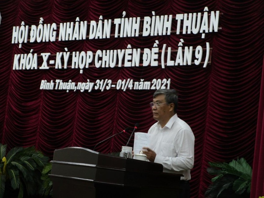 Ông Nguyễn Văn Phong phát biểu nhận nhiệm vụ. 