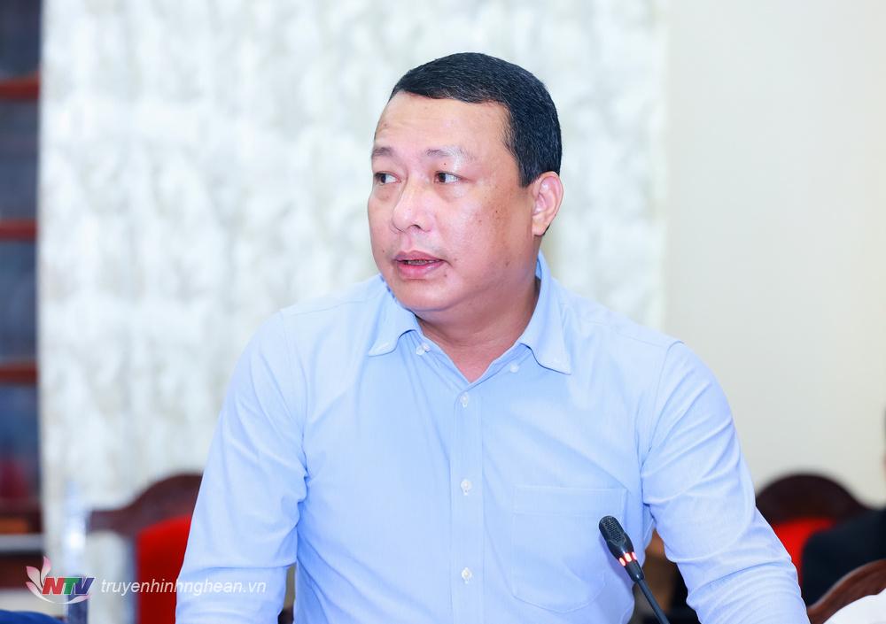 Đồng chí Phạm Hồng Quang - Bí thư Huyện ủy Nghi Lộc phát biểu tại hội nghị. 
