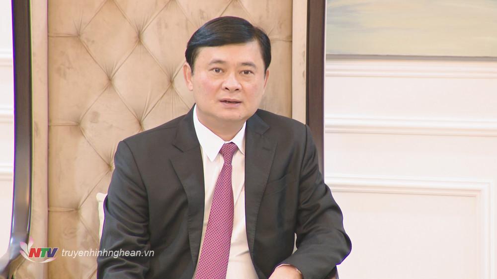 Bí thư Tỉnh ủy Thái Thanh Quý trao đổi cùng Đại sứ Nguyễn Thanh Hải và cán bộ, nhân viên Đại sứ quán.