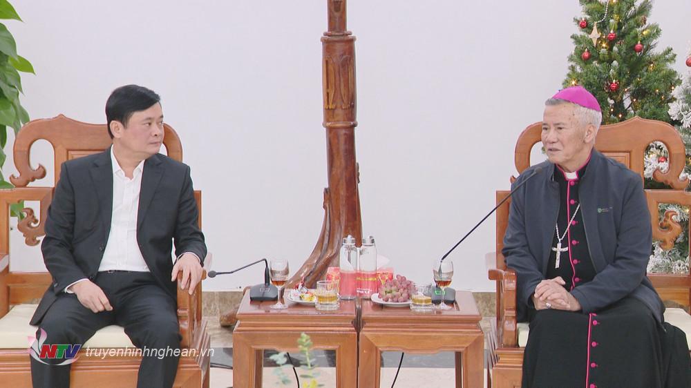 Giám mục Anphong Nguyễn Hữu Long mong sự tương giao giữa đạo với đời, với chính quyền các cấp trên địa bàn tỉnh sẽ ngày càng tốt đẹp, bền chặt hơn nữa.