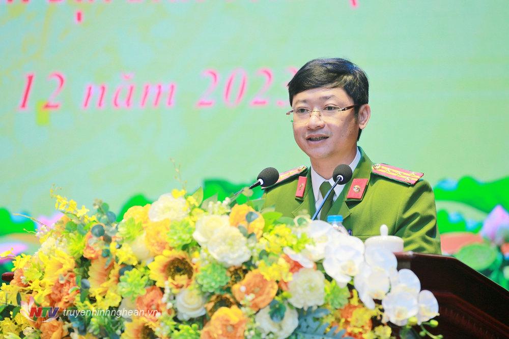 Đại tá Trần Ngọc Tuấn - Phó Giám đốc Công an tỉnh Nghệ An phát biểu thảo luận tại hội nghị.
