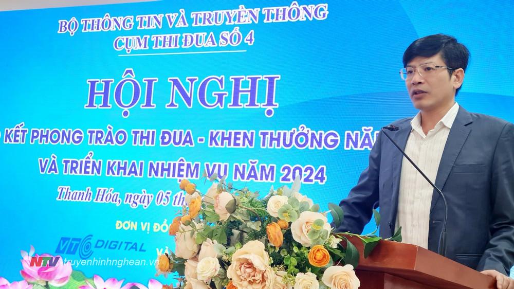 Ông Phạm Văn Báu, Giám đài PT-TH Thanh Hoá, Cụm trưởng cụm thi đua số 4 phát biểu tại hội nghị.
