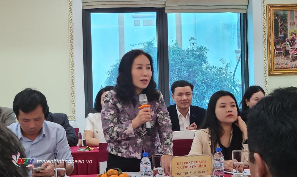 Bà Nguyễn Thị Phương Nam - Giám đốc Đài PT-TH Thừa Thiên Huế phát biểu tại hội nghị.
