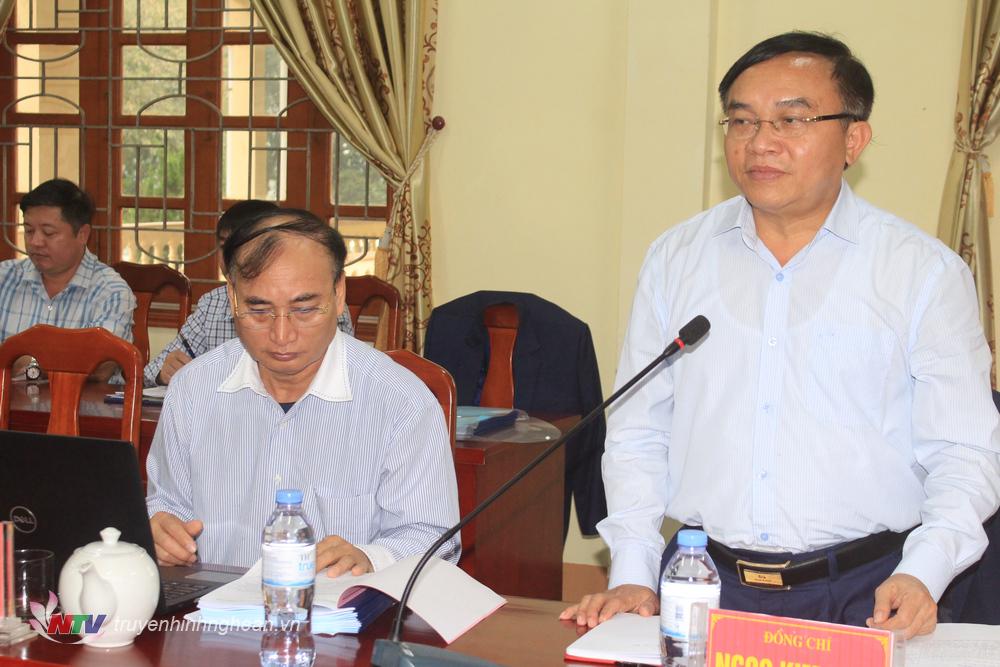 Đồng chí Ngọc Kim Nam -Trưởng ban dân vận Tỉnh uỷ phát biểu tại hội nghị kiểm điểm tập thể Ban Thường vụ Huyện uỷ Quỳ Hợp năm 2023.