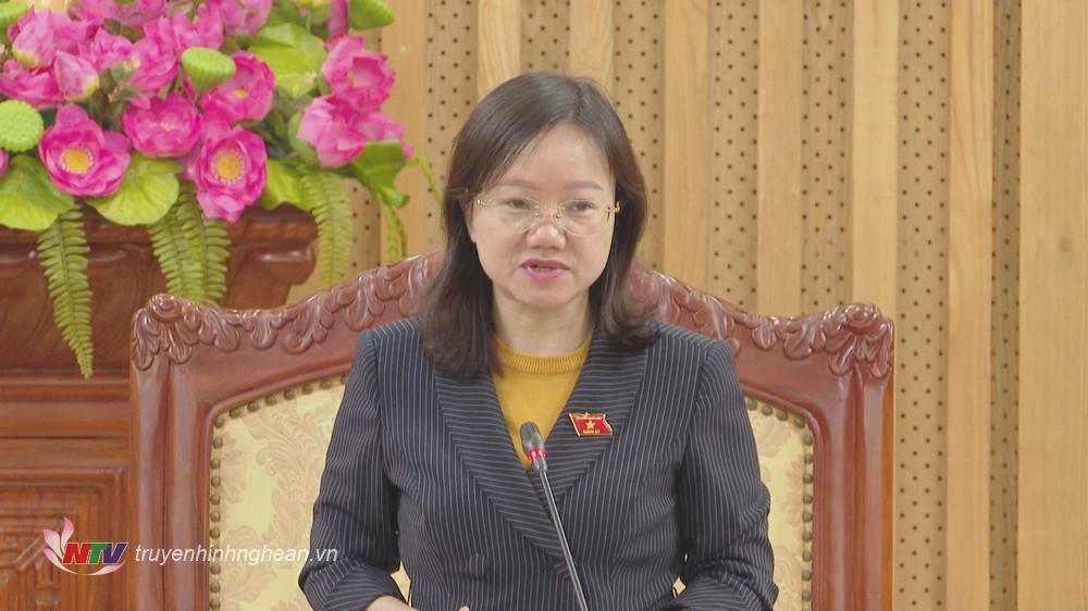 Phó trưởng Đoàn ĐBQH tỉnh Thái Thị An Chung phát biểu tại buổi làm việc.