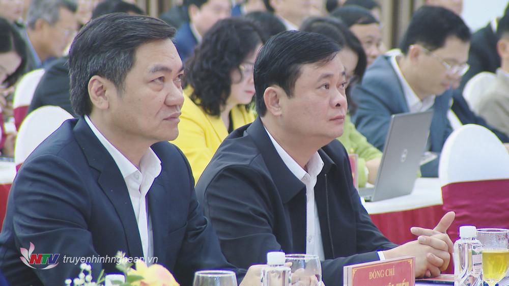 Các đồng chí lãnh đạo tỉnh Nghệ An dự tại điểm cầu chính tỉnh Nghệ An.