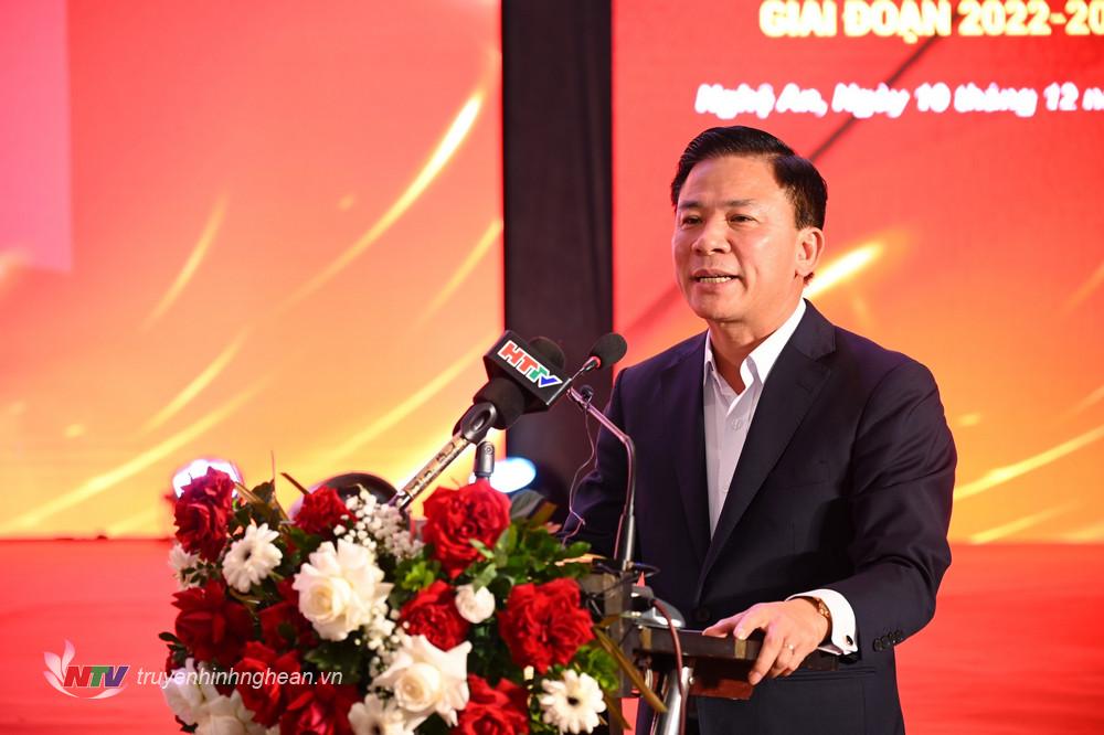 Đồng chí Đỗ Trọng Hưng - Ủy viên Ban Chấp hành Trung ương Đảng, Bí thư Tỉnh ủy, Chủ tịch HĐND tỉnh Thanh Hóa phát biểu tại hội nghị. 