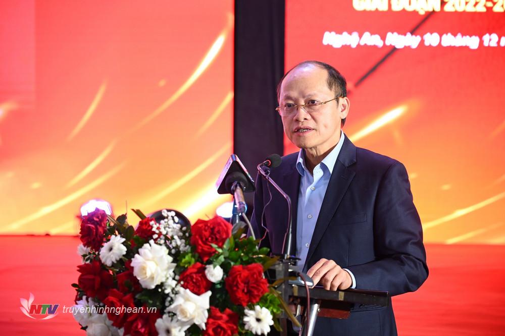 Đồng chí Nguyễn Hồng Lĩnh - Ủy viên Ban Thường vụ Tỉnh ủy, Phó Chủ tịch Thường trực UBND tỉnh Hà Tĩnh phát biểu tại hội nghị. 