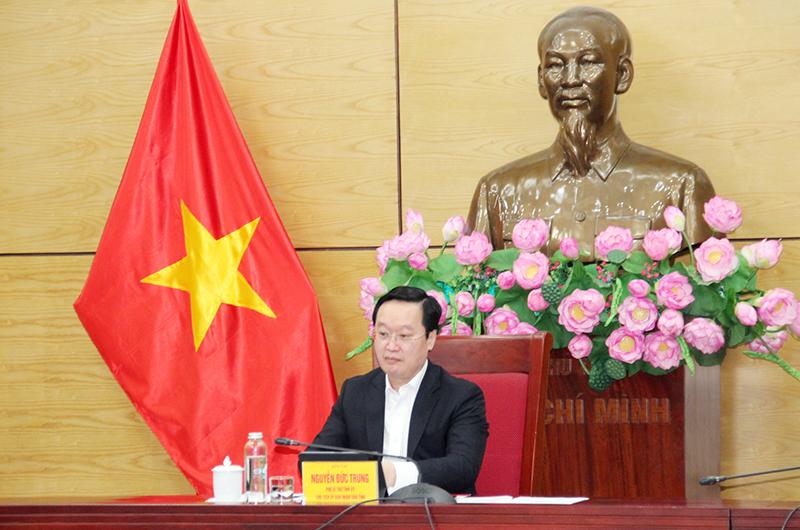 Đồng chí Nguyễn Đức Trung - Phó Bí thư Tỉnh uỷ, Chủ tịch UBND tỉnh chủ trì điểm cầu Nghệ An