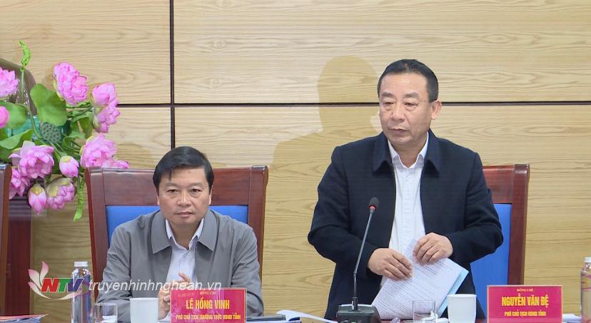 Phó Chủ tịch UBND tỉnh Nguyễn Văn Đệ phát biểu tại phiên họp.