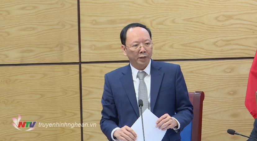 Phó Chủ tịc UBND tỉnh Bùi Thanh An phát biểu tại phiên họp.