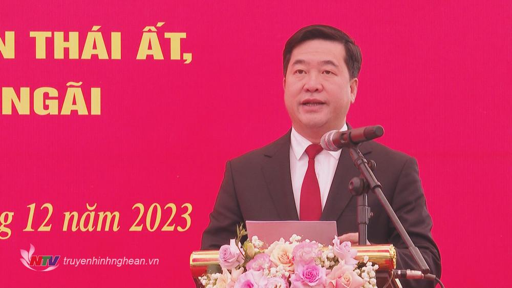 Đồng chí Nguyễn Hữu Sáng - Bí thư Huyện uỷ, Chủ tịch HĐND huyện Anh Sơn trình bày diễn văn kỷ niệm tại buổi lễ.