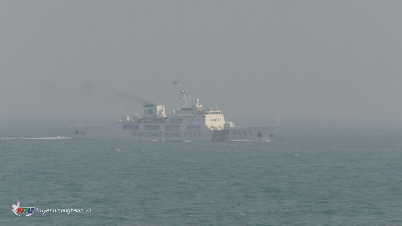 Tàu CS biển Trung Quốc cùng tuần tra trên đường phân định Vịnh Bắc bộ.