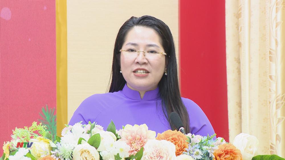 Chủ tịch Hội Liên hiệp Thanh niên tỉnh Nghệ An Nguyễn Thị Phương Thúy phát biểu tại chương trình. 