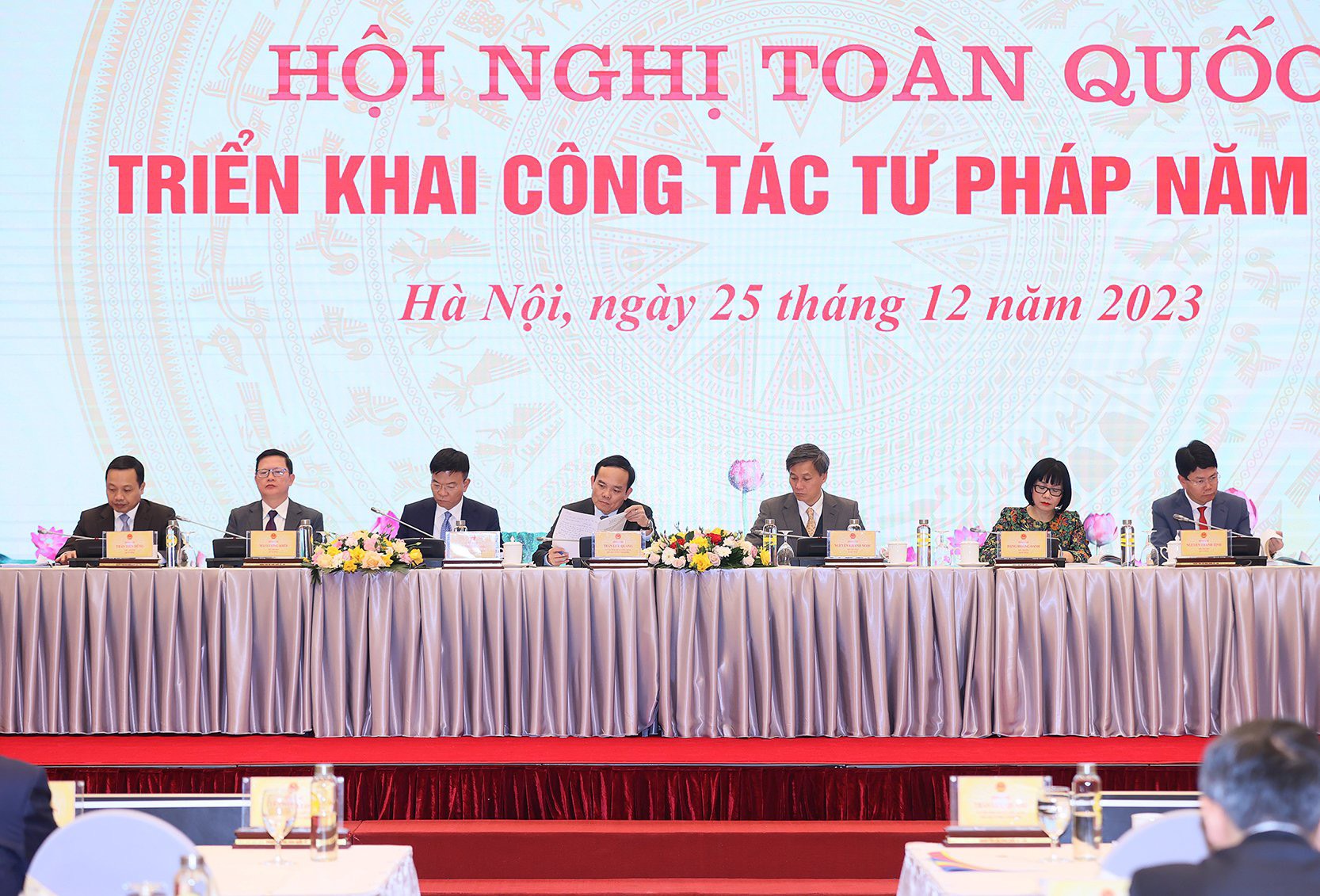 Phó Thủ tướng Trần Lưu Quang và Lãnh đạo Bộ Tư pháp chủ trì Hội nghị triển khai công tác ngành tư pháp - Ảnh: VGP