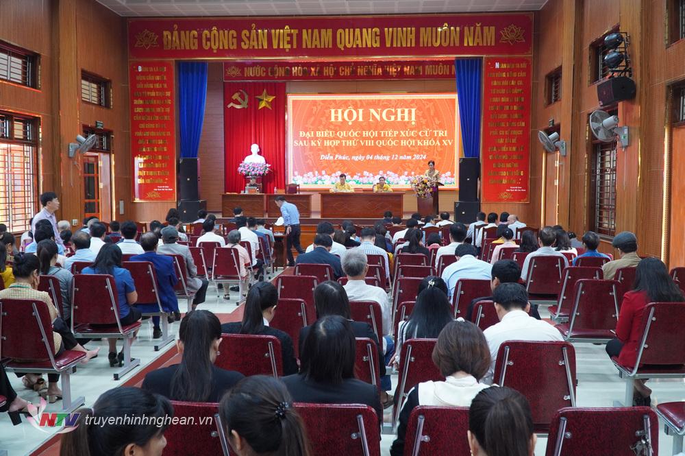 Toàn cảnh hội nghị.