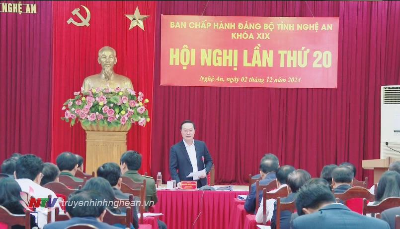 Bí thư Tỉnh uỷ, Chủ tịch UBND tỉnh Nguyễn Đức Trung chủ trì hội nghị.