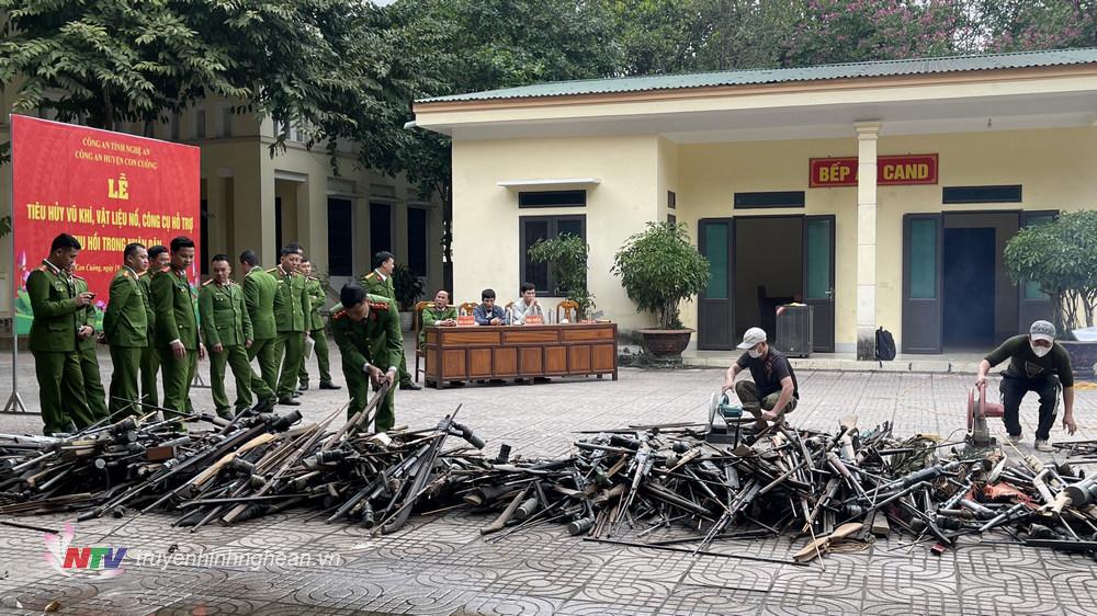 Toàn cảnh buổi tiêu huỷ