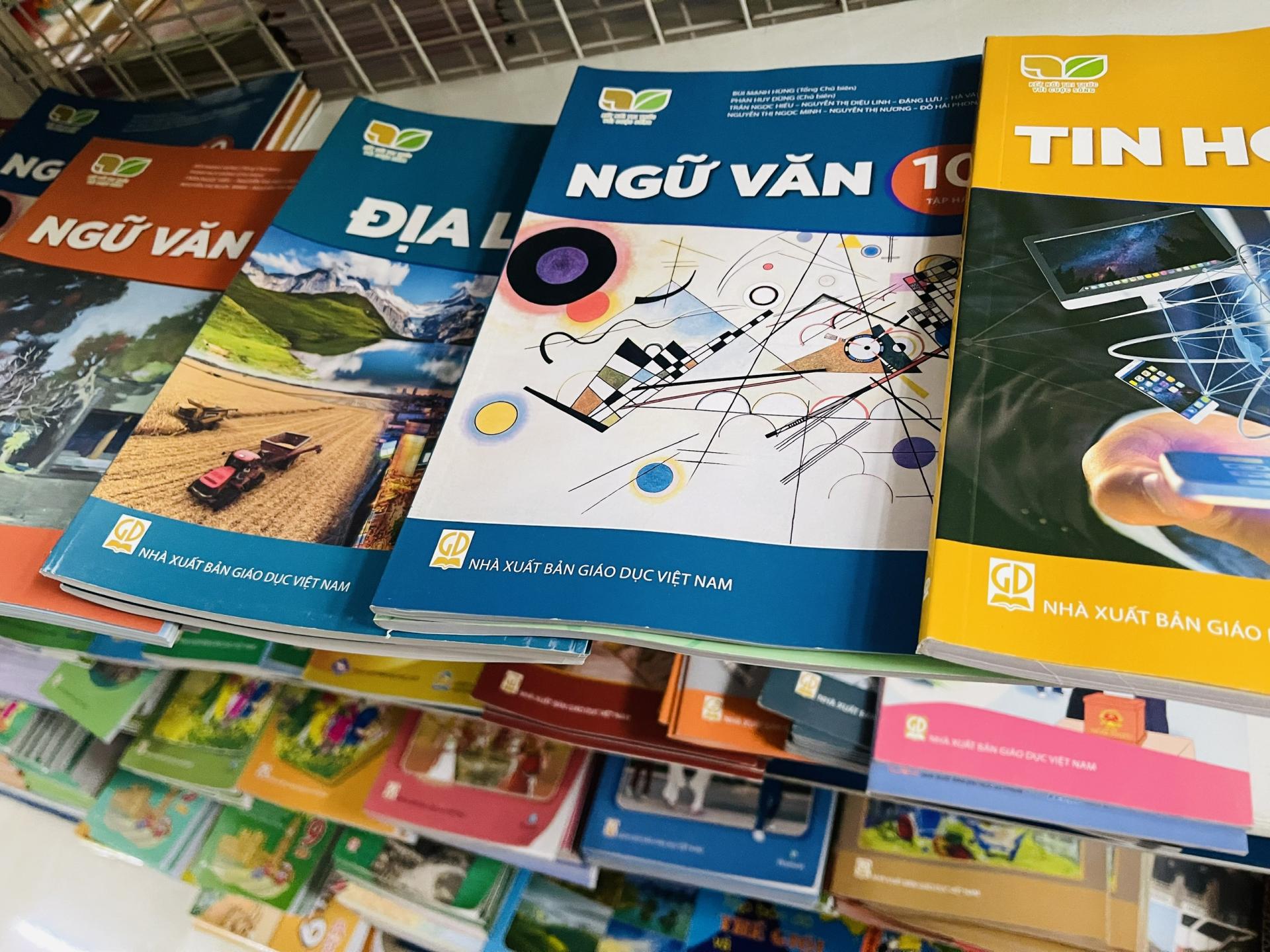 Bộ GD-ĐT chọn Bộ SGK Kết nối tri thức với cuộc sống là bộ SGK giáo dục phổ thông sử dụng thống nhất toàn quốc từ năm học 2026-2027