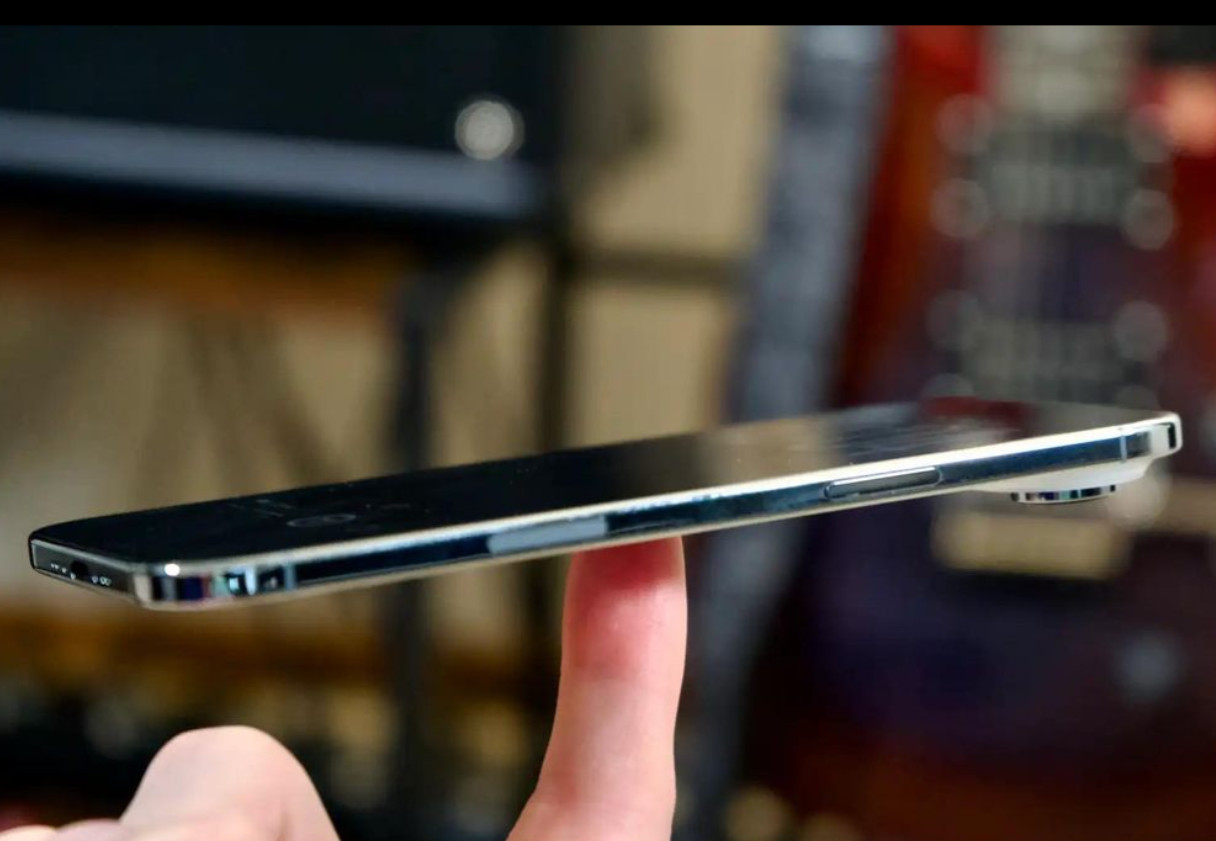 iPhone Air là một cú vấp đáng kể với Apple. Ảnh: Foundry