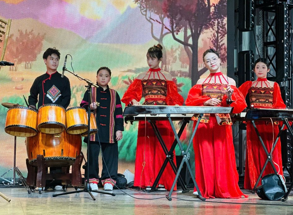 Các môn nghệ thuật muốn dạy tốt, học tốt cần phải có nhạc cụ. Ảnh: Thúy Nga