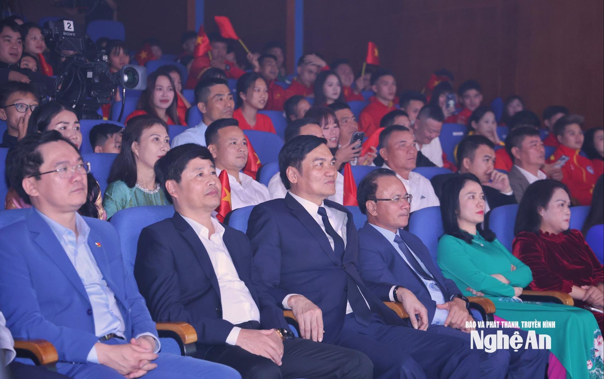 Các đại biểu tham dự buổi lễ. Ảnh: Đức Anh