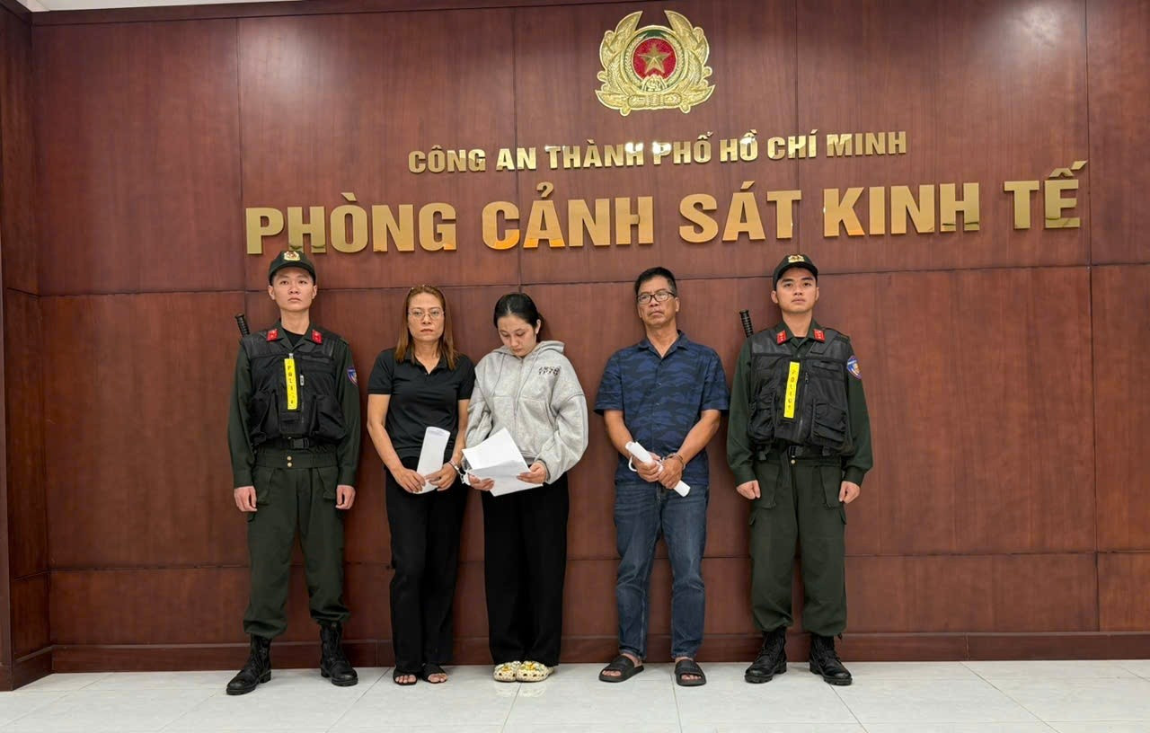 Các đối tượng bị công an bắt giữ liên quan vụ án.