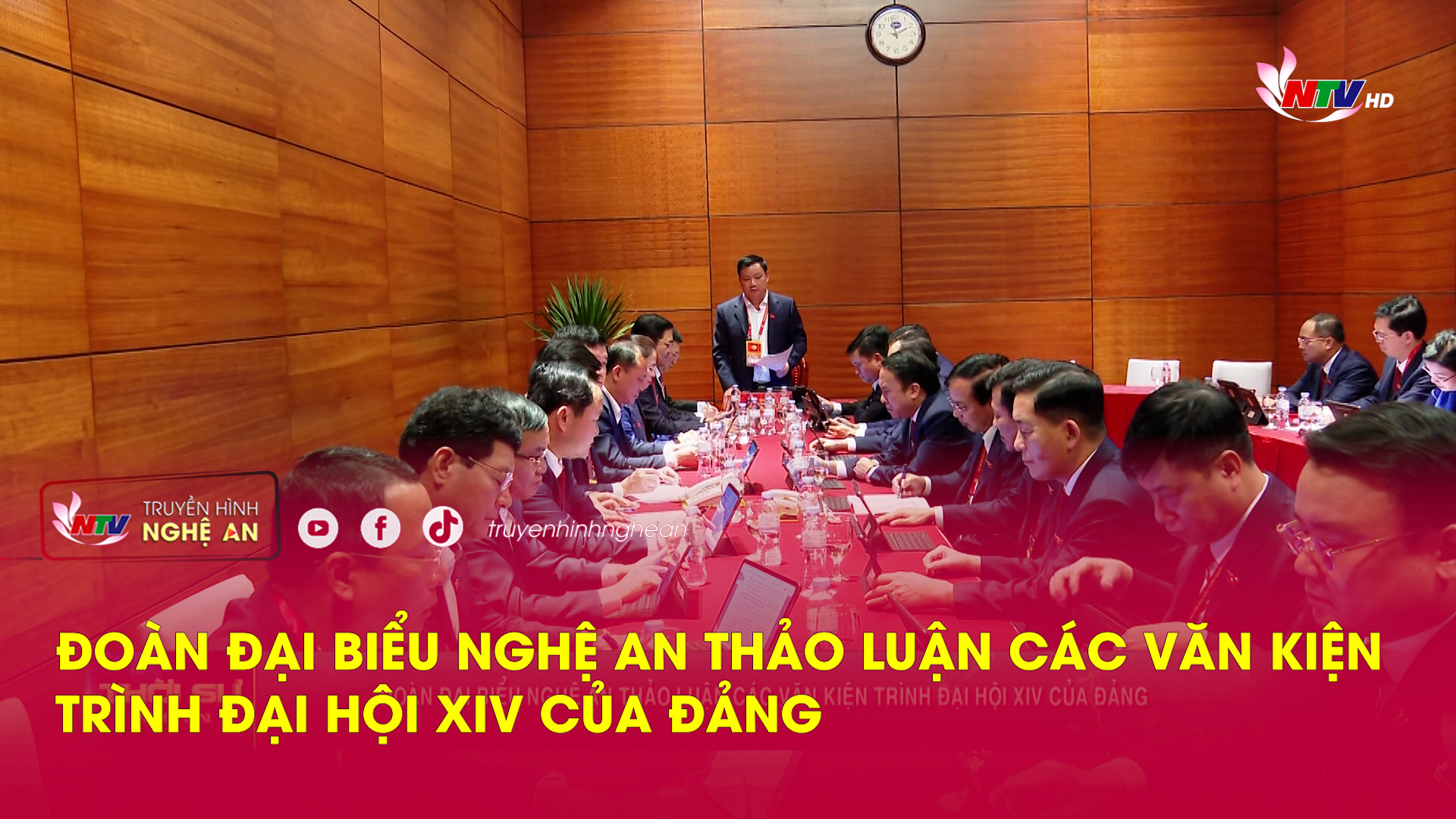 Đoàn Đại biểu Nghệ An thảo luận các văn kiện trình Đại hội XIV của Đảng