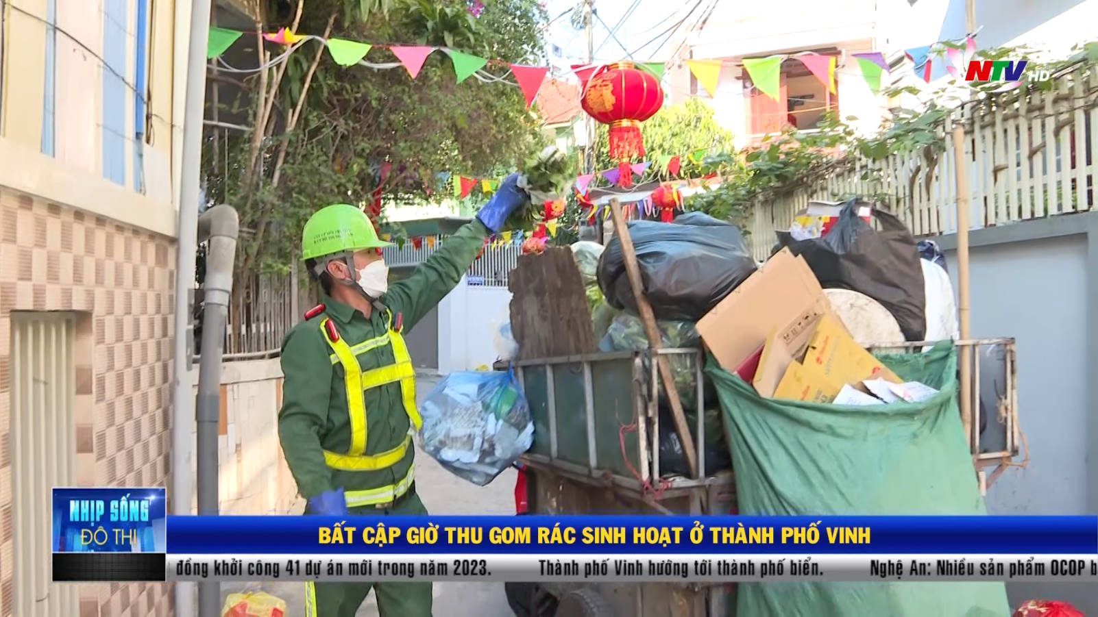 Nhịp sống đô thị: Bất cập giờ thu gom rác thải sinh hoạt ở Thành phố Vinh