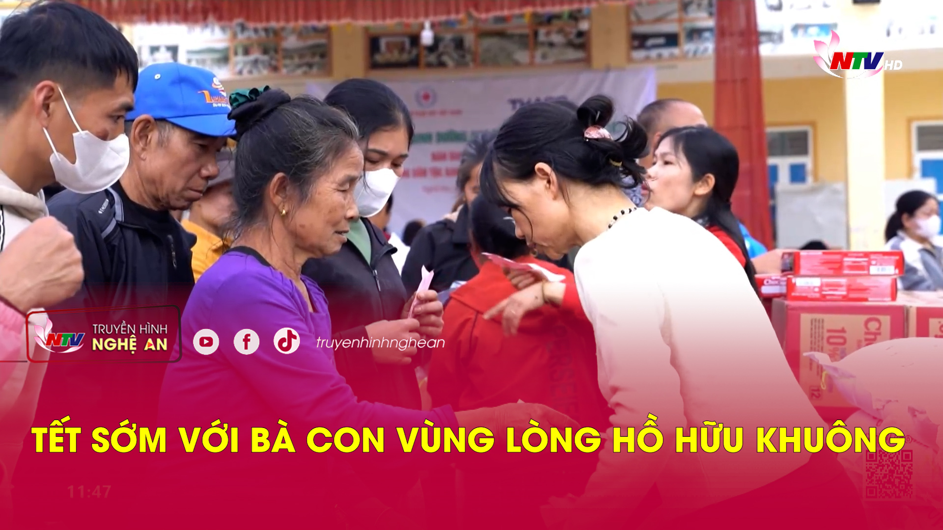 Tết sớm với bà con vùng lòng hồ Hữu Khuông