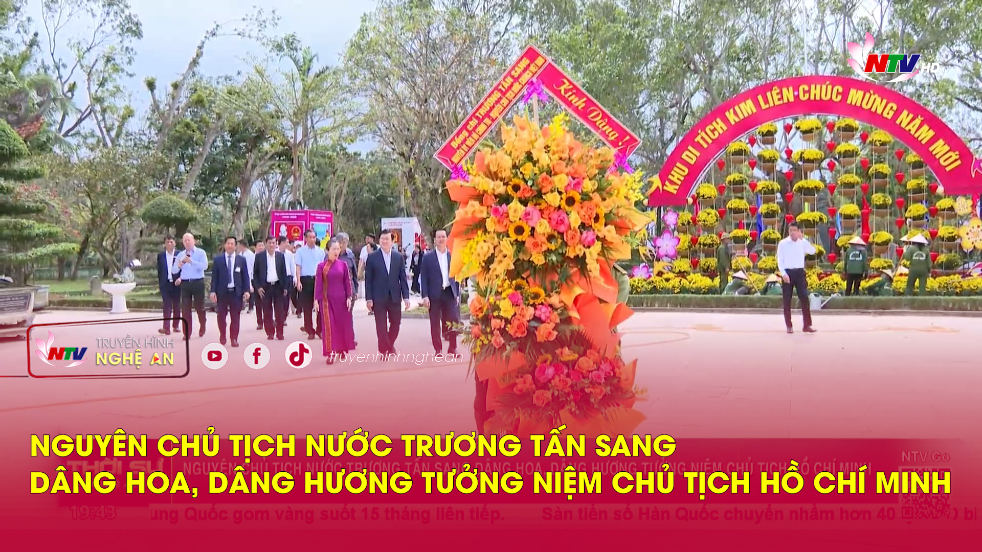 Nguyên Chủ tịch nước Trương Tấn Sang dâng hoa, dâng hương tưởng niệm Chủ tịch Hồ Chí Minh