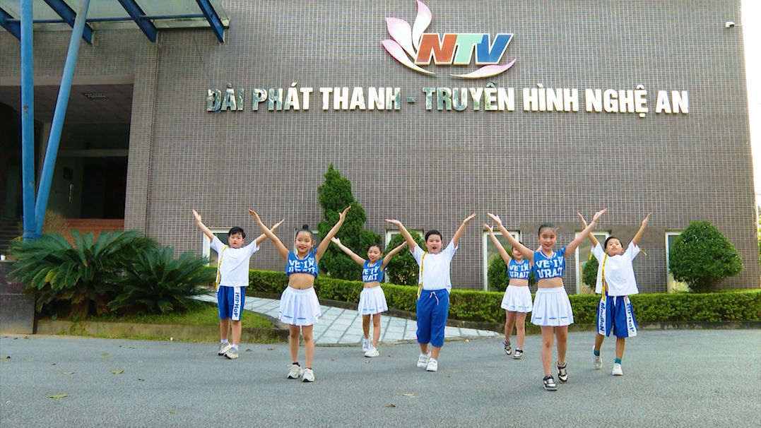 MV Vươn cao Phù Đổng - Sỹ Thái cùng nhóm nhảy