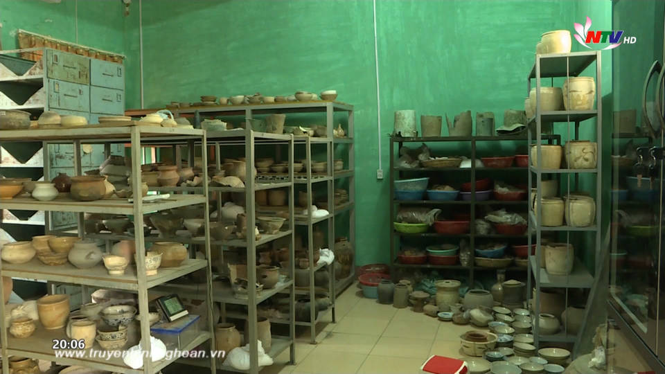 Bảo tàng Nghệ An: Hơn 30.000 tài liệu, hiện vật bị bụi phủ trong nhà kho