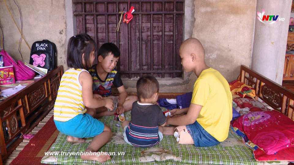 Nhịp cầu nhân ái: Hoàn cảnh gia đình anh Nguyễn Công Tường ở Quỳnh Tân, Quỳnh Lưu