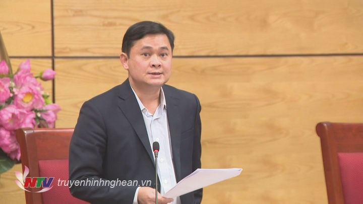 Chủ tịch UBND tỉnh Thái Thanh Quý phát biểu kết luận tại phiên họp.