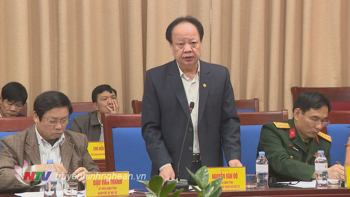 Ông Nguyễn Văn Độ - Giám đốc Sở KHĐT báo cáo tình hình KTXH tháng 1/2019.
