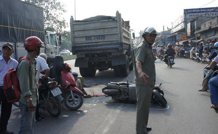 Chỉ tính riêng trong ngày hôm nay (28/1, tức mùng 4 Tết), toàn quốc xảy ra 36 vụ TNGT, làm chết 20 người, bị thương 42 người.