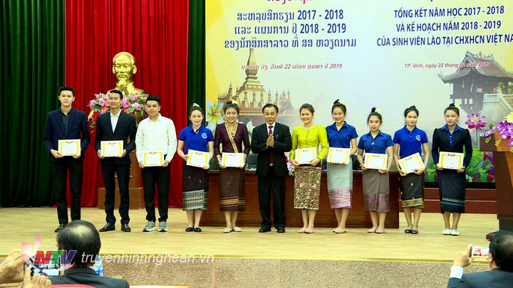Hơn 16.000 lưu học sinh Lào đang học tập tại Việt Nam