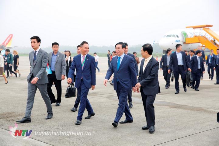 Phó Thủ tướng Vương Đình Huệ dự lễ khai trương 4 đường bay 