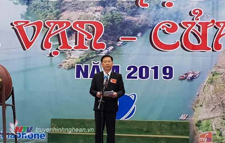Ông Lô Thanh Nhất - Phó Chủ tịch UBND huyện Tương Dương khai mạc lễ hội.