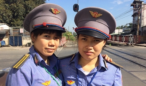 Chị Nguyễn Thị Minh (trái) và chị Đỗ Thị Lan (phải).