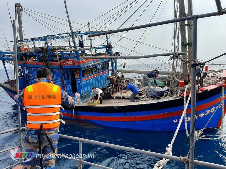 BĐBP Nghệ An cứu nạn thành công tàu cá và 6 ngư dân