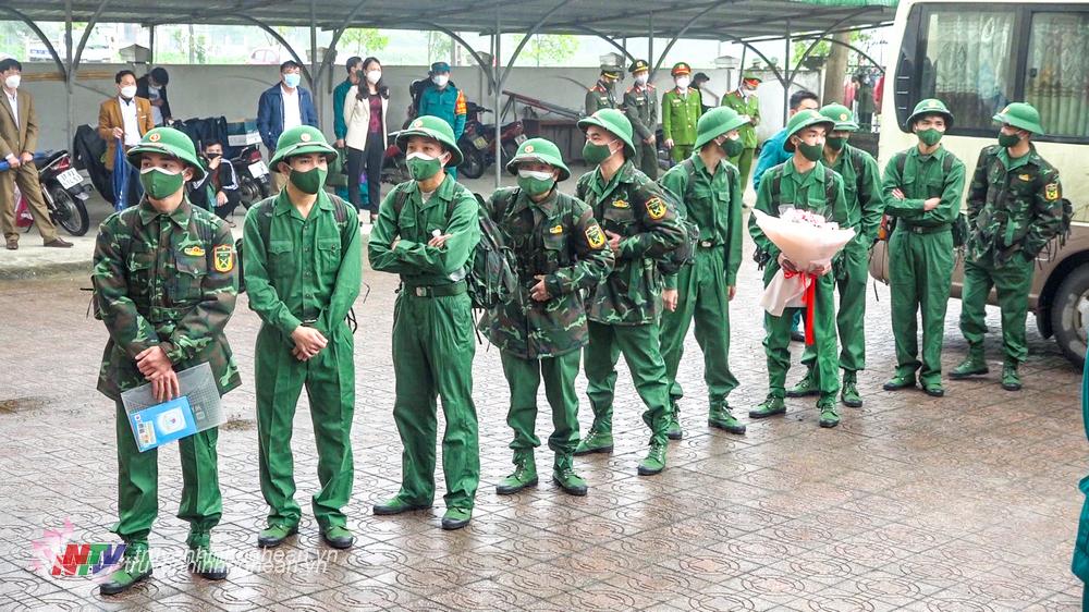 Lễ giao nhận quân năm 2022 tại Nghi Lộc diễn ta nghiêm túc đảm bảo công tác phòng chống dịch Covid19
