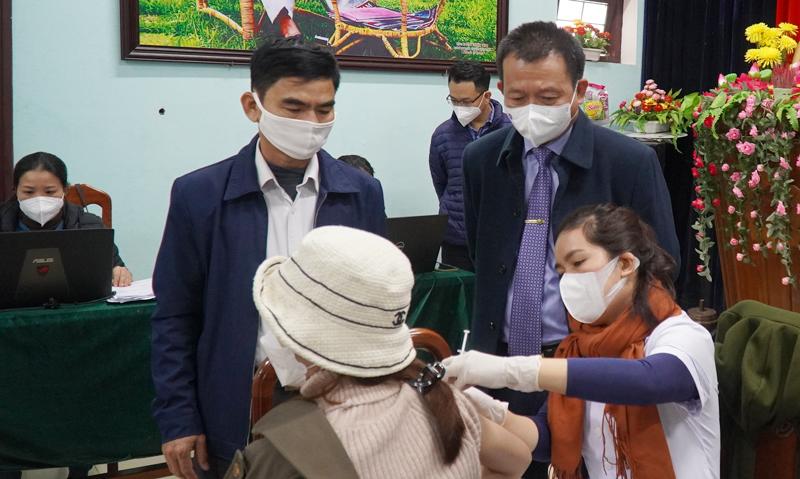 Tiêm 1,5 triệu liều vaccine phòng COVID-19 dịp Tết, Bộ Y tế yêu cầu đẩy mạnh chiến dịch tiêm chủng mùa Xuân
